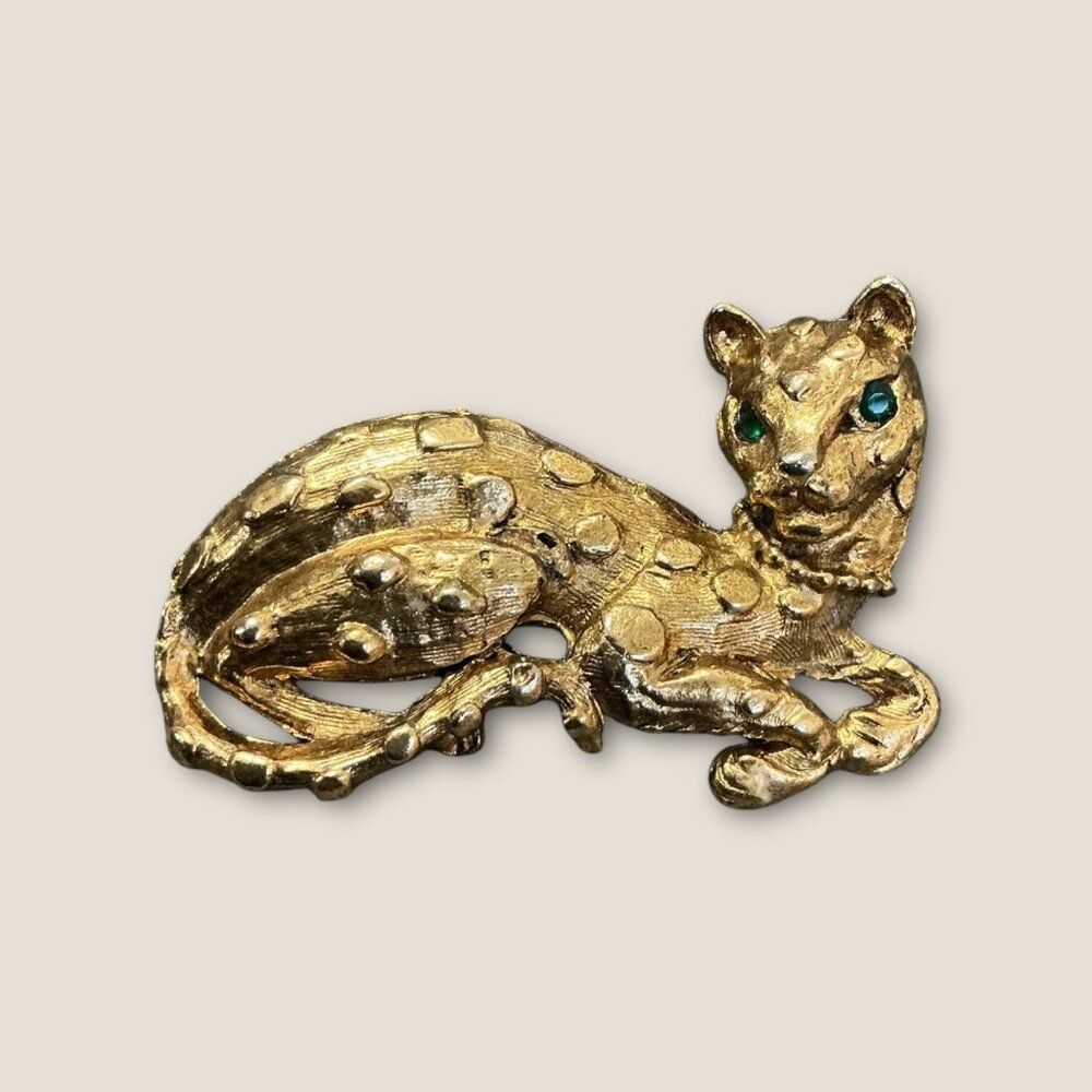 Vintage Estate Gold Tone Spotted Green Eyed Leopard Brooch Pin